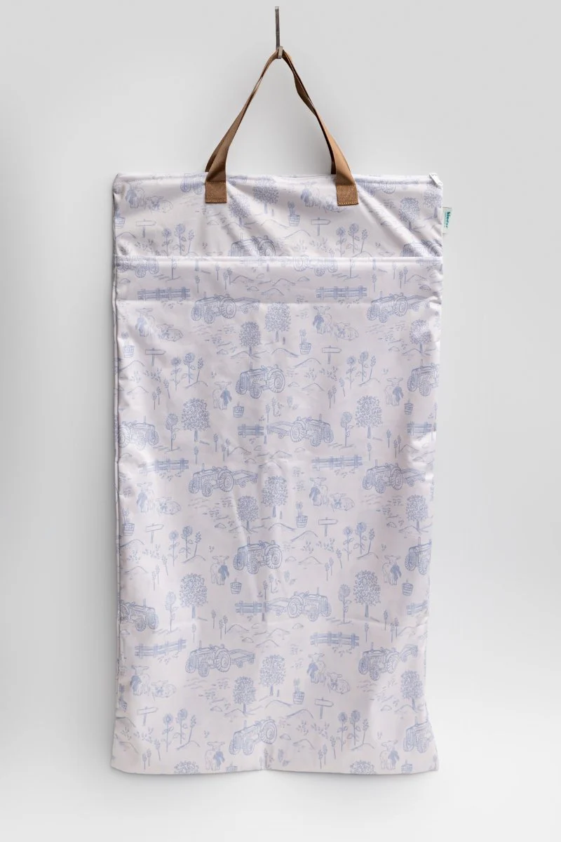 Large Zipper Hanging Wet Bag, Laundry Bag with Handles - Image 134