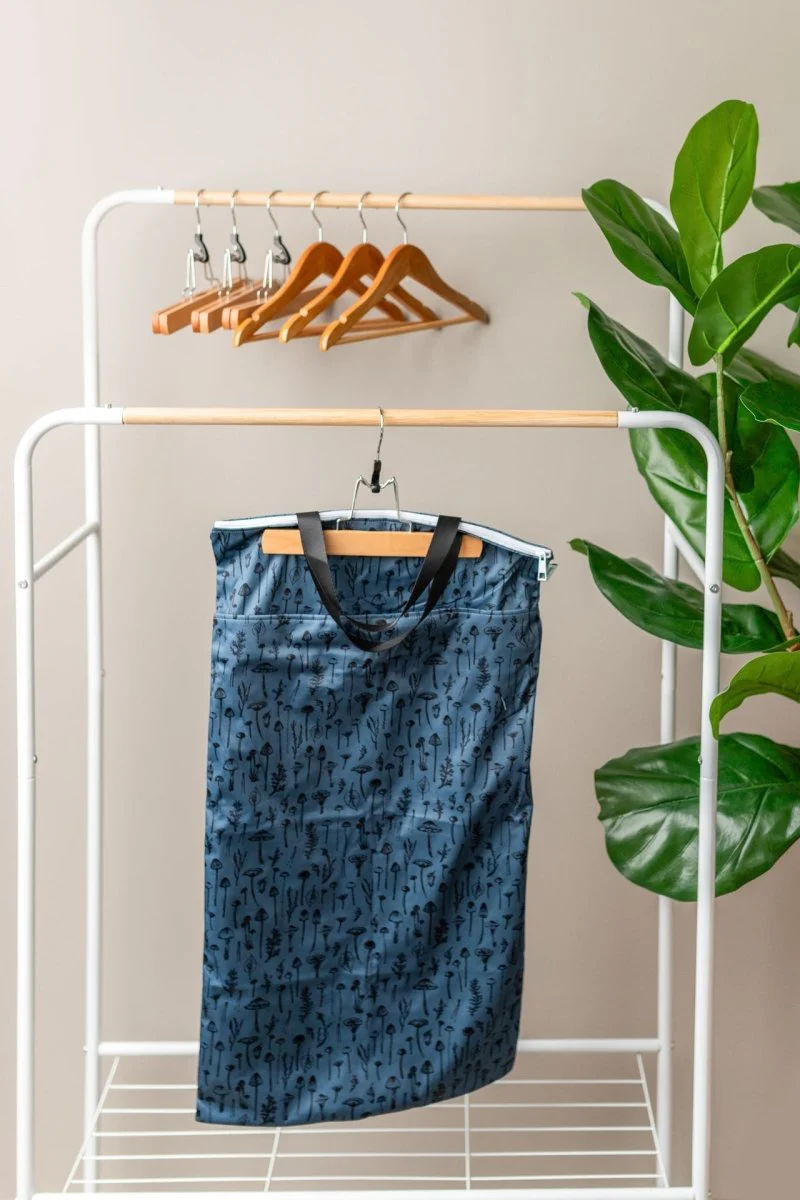 Large Zipper Hanging Wet Bag, Laundry Bag with Handles - Image 22