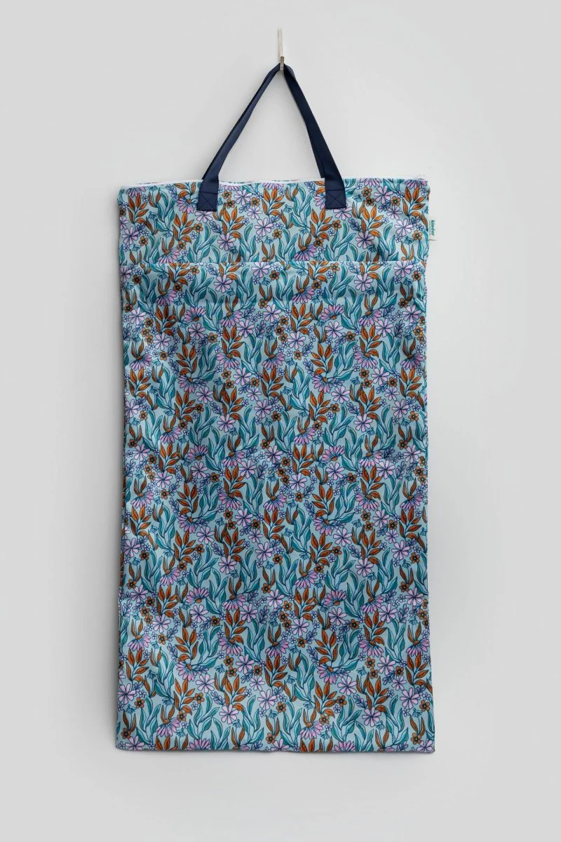 Large Zipper Hanging Wet Bag, Laundry Bag with Handles - Image 3