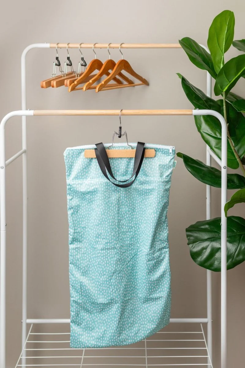 Large Zipper Hanging Wet Bag, Laundry Bag with Handles - Image 5