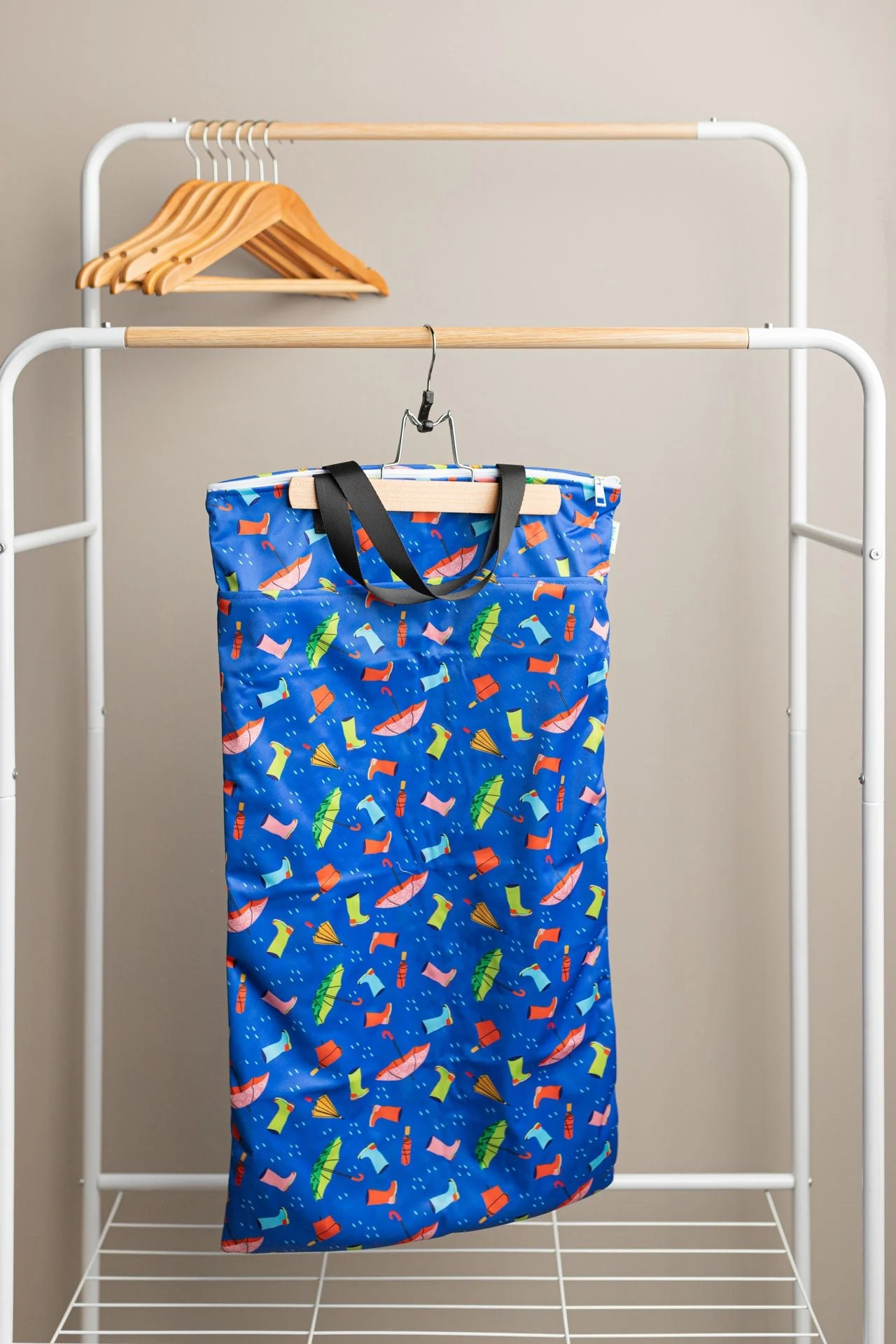 Large Zipper Hanging Wet Bag, Laundry Bag with Handles - Image 55