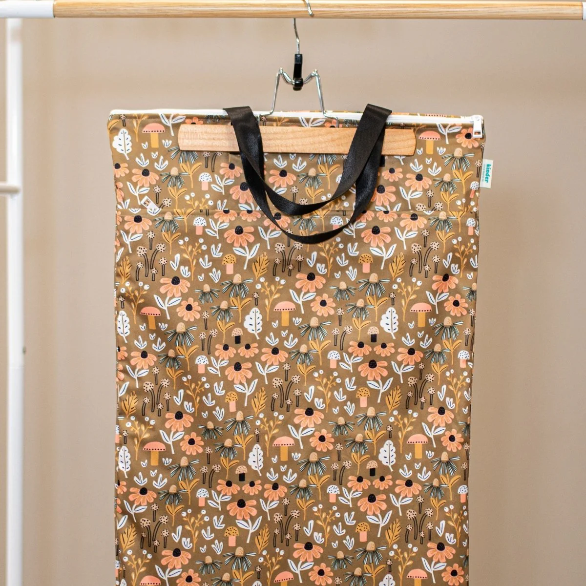 Large Zipper Hanging Wet Bag, Laundry Bag with Handles - Image 7
