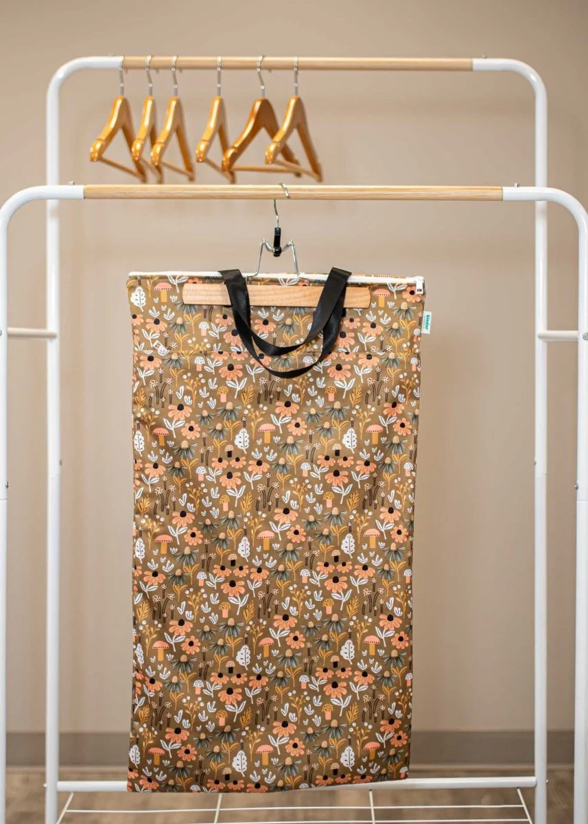 Large Zipper Hanging Wet Bag, Laundry Bag with Handles - Image 8