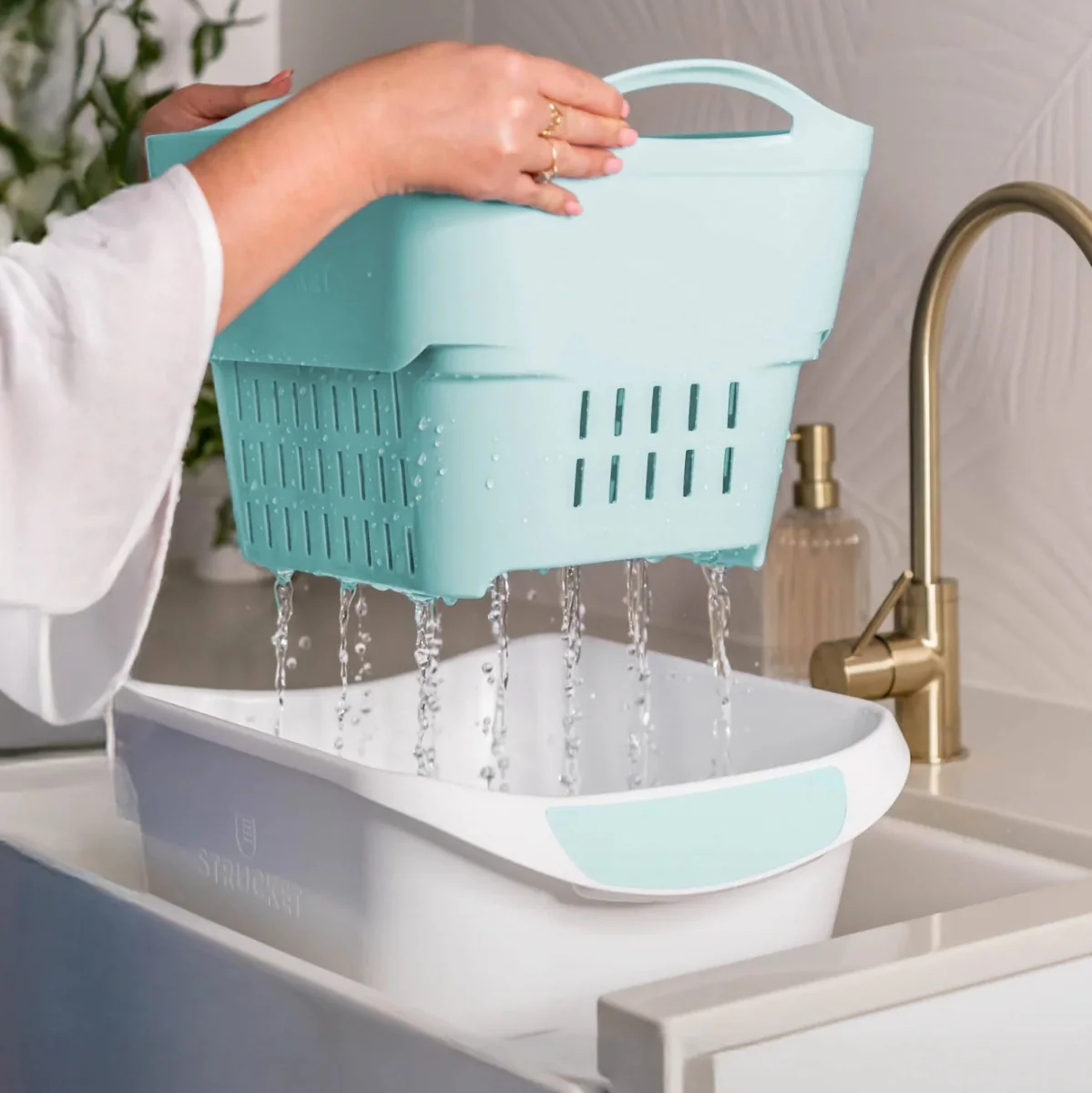 Strucket Interlocking Strainer Bucket with Plug - Image 3