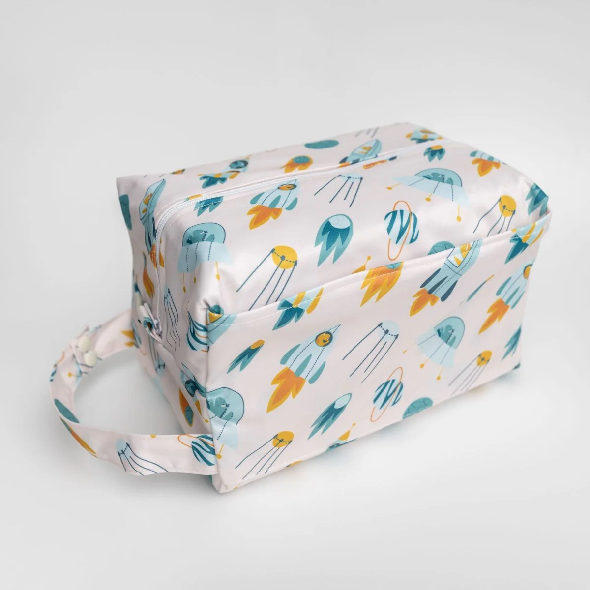 Travel Diaper Pod – Water-Resistant Wet/Dry Bag and Travel Organizer - Image 4